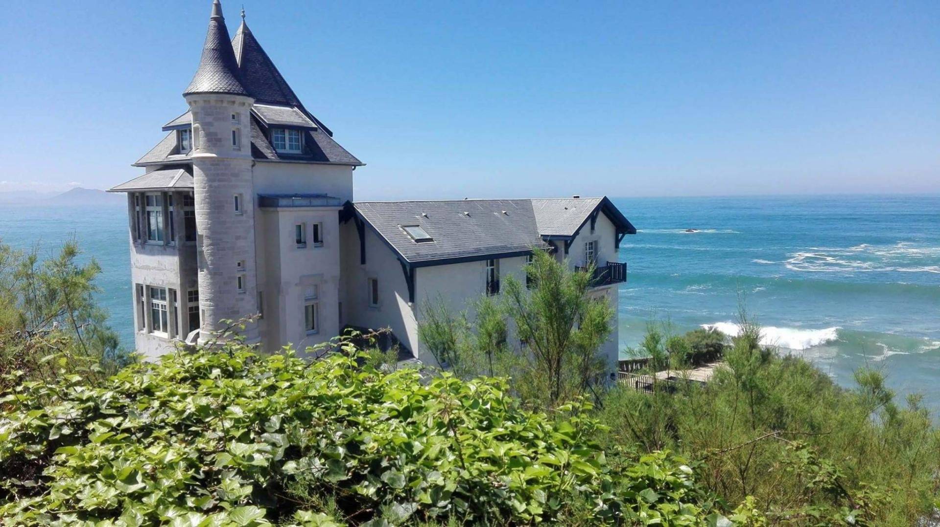 (c) Hotel-maisondulierre-biarritz.com
